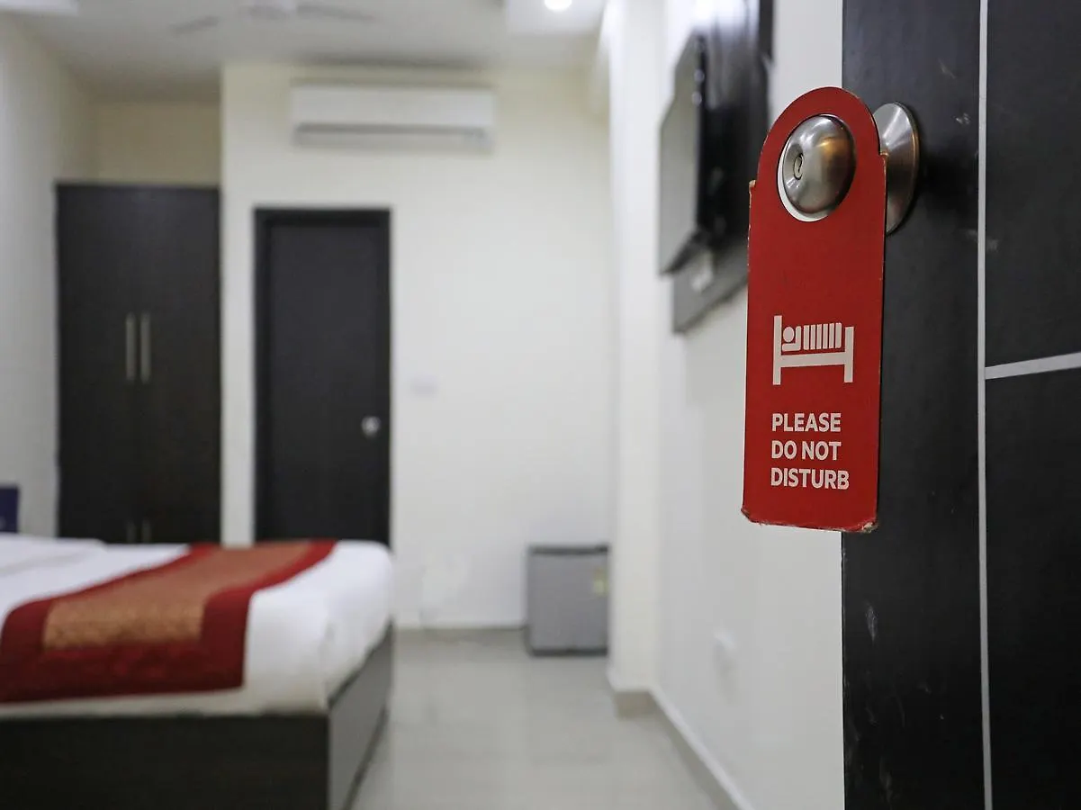 Oyo 11605 Hotel Aravali Inn New Delhi 3*,